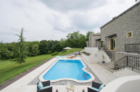 La Casa di Kyra, surrounded by greenery in a quiet location with pool and sauna